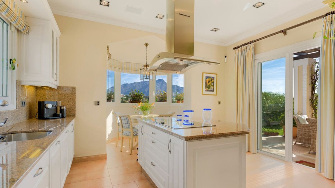 Villa La Quinta In La Quinta, Spain For Sale (13569941)