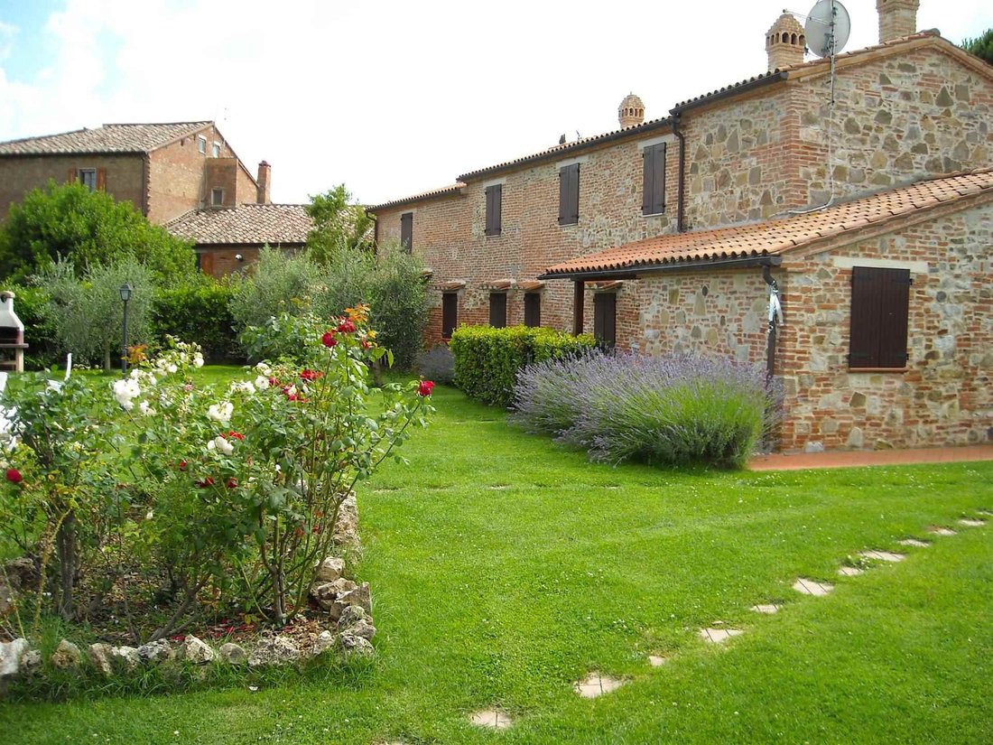 Castiglione del Lago, Umbria, Italy 2 - 13572930