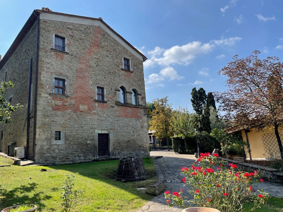 Villa in Tuoro sul Trasimeno, Umbria, Italy 1 - 13572736