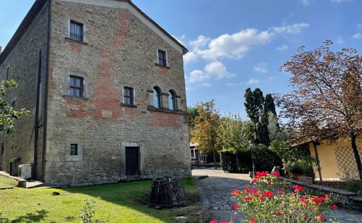 Villa in Tuoro sul Trasimeno, Umbrien, Italien 1
