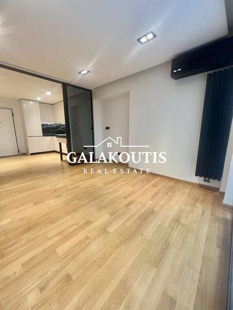 Apartment in Sunoikia Kolonakiou, 1st District of Athens, Athens 2 - 13570311