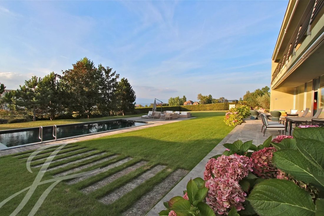 Beautiful Contemporary Villa In The Heart Of In Cologny, Genève