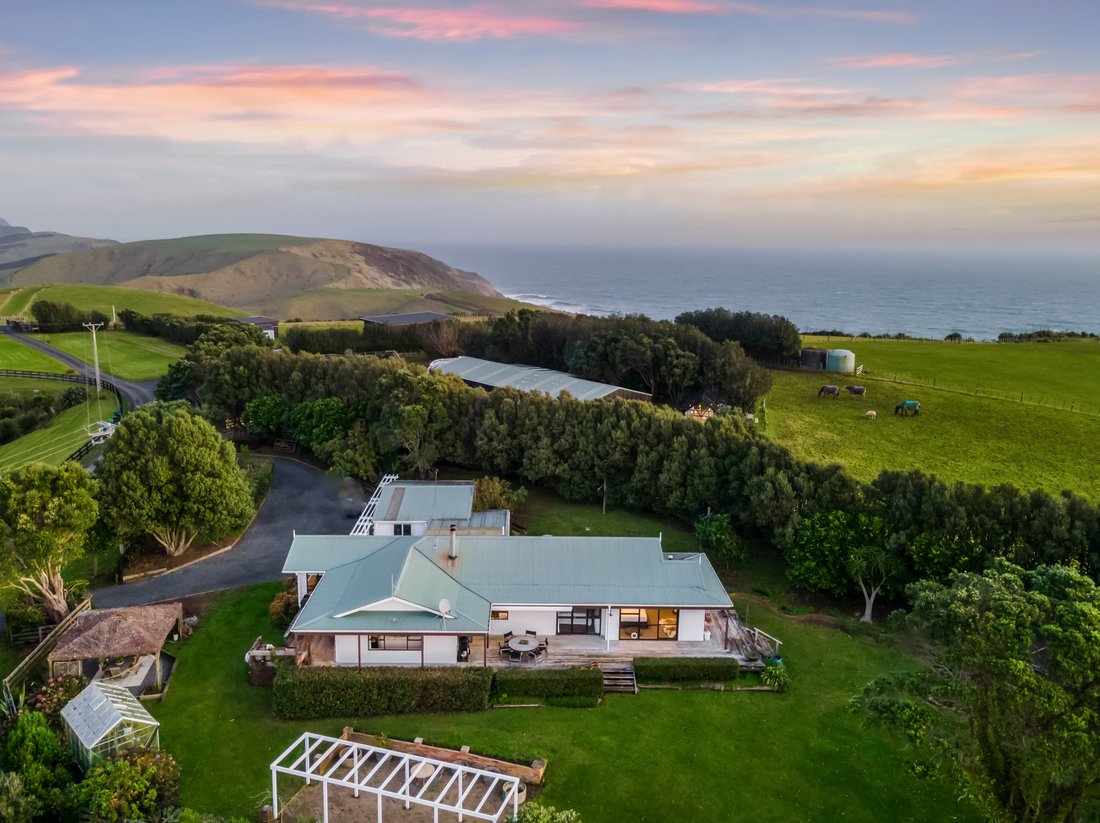 Tirikohua Point Farm In Muriwai, Auckland, New Zealand For Sale (13576553)