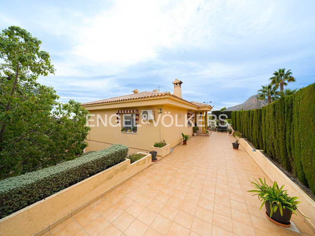 La Nucia Villa In La Nucia, Valencian Community, Spain For Sale (13578259)