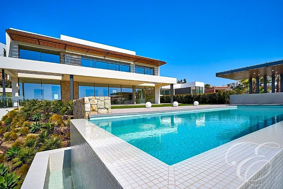 Villa in Benahavis, Andalusia, Spain 1 - 13579369