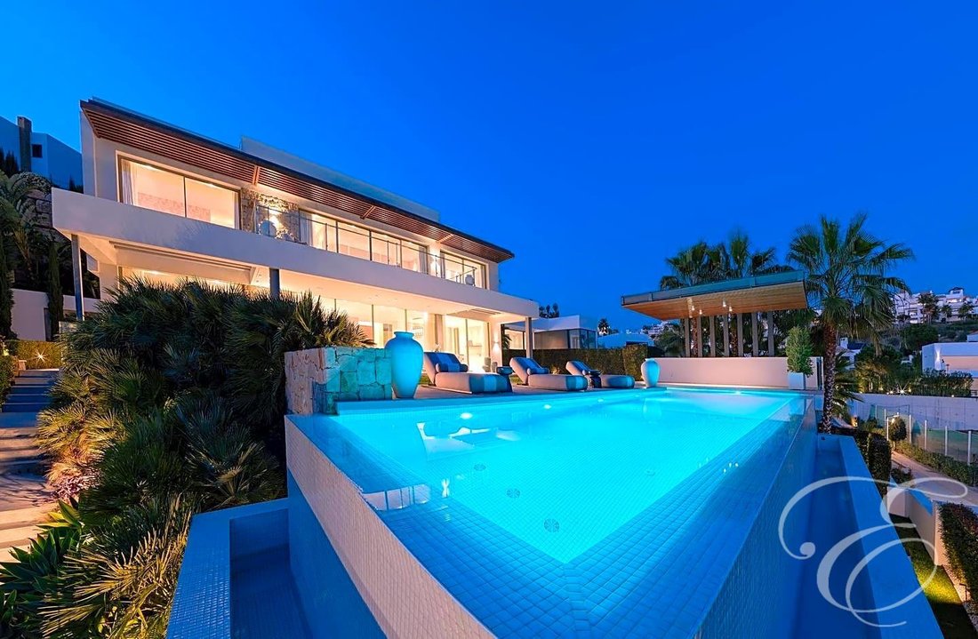 Villa in Benahavis, Andalusia, Spain 3 - 13579369
