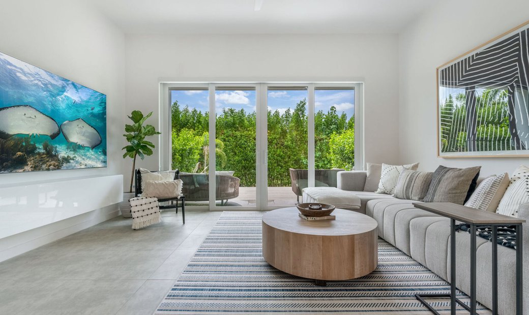 7 Mile Corridor Townhome Eleven In Town, Town, Cayman