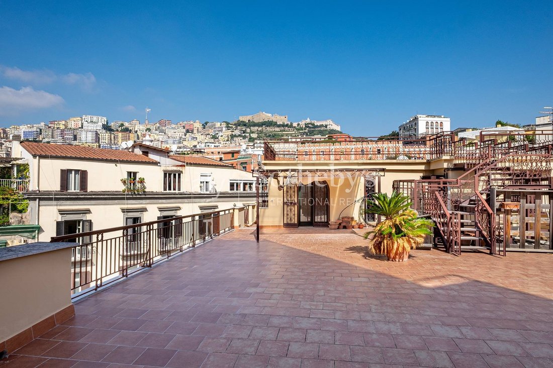 Apartment in Naples, Campania, Italy 2 - 13579928