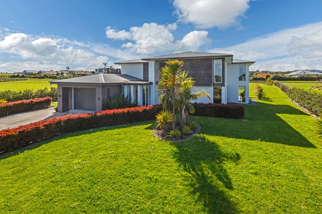 Brilliant Countryside Paradise In Dairy Flat, Auckland, New Zealand For