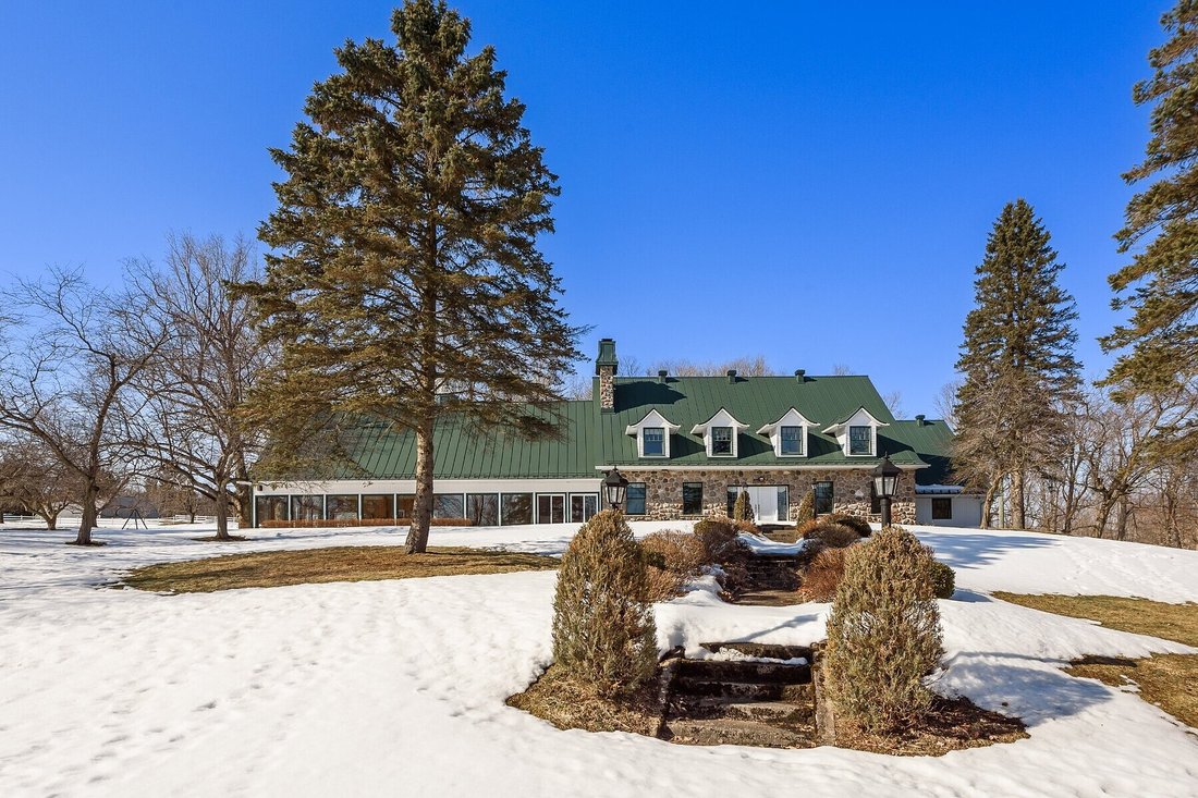 Roxton Pond, Estrie In Roxton Pond, Quebec, Canada For Sale (12683587)