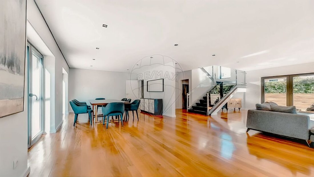 House T4 Deluxe For Sale In Cascais E Estoril, In Cascais, Lisbon, Portugal For Sale (13584233)