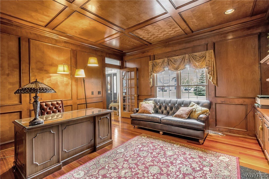 Exceptional Spaulding Lake Home In Clarence, New York, United States