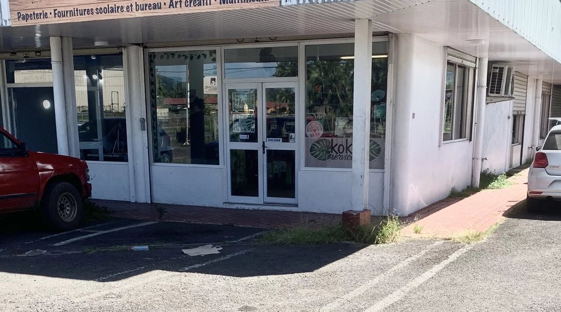 Exclusive Commercial Walls In Teahupoo, French Polynesia For Sale