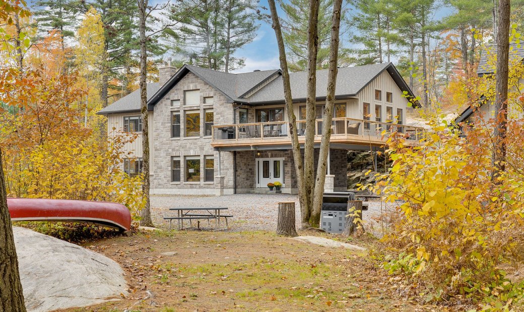 Custom Built Home Riley Lake In Gravenhurst, Ontario, Canada For Sale