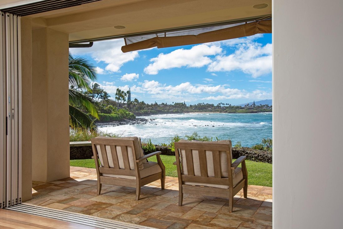 3 Bedrooms Single Family Detached In Paia, Hawaii, United States For