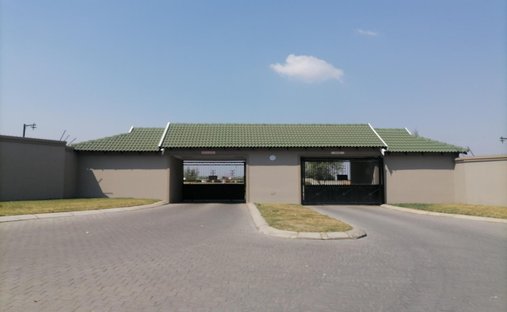 Luxury estates with garage for sale in Cloverdene, Benoni, Gauteng ...