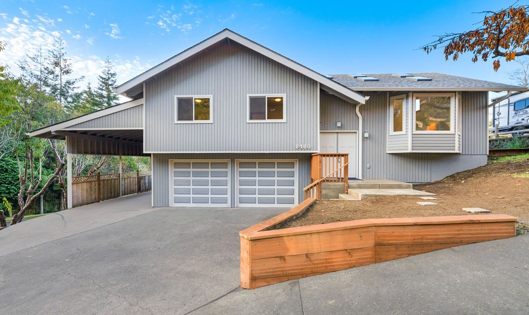 Fully Remodeled Oregon Coast Home! In North Bend, Oregon, United States