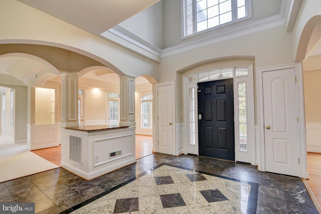 Deluxe Colonial Home With Tons Of Space In Groveton, Virginia, United