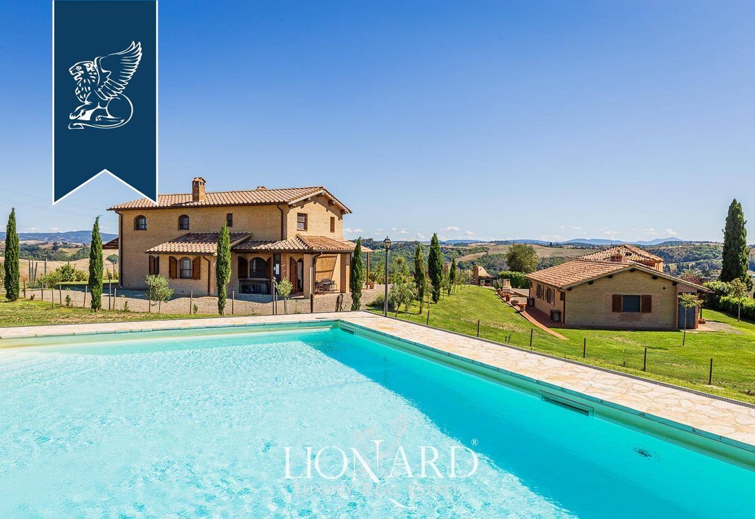 Villa in Montalcino, Tuscany, Italy 1 - 12364141