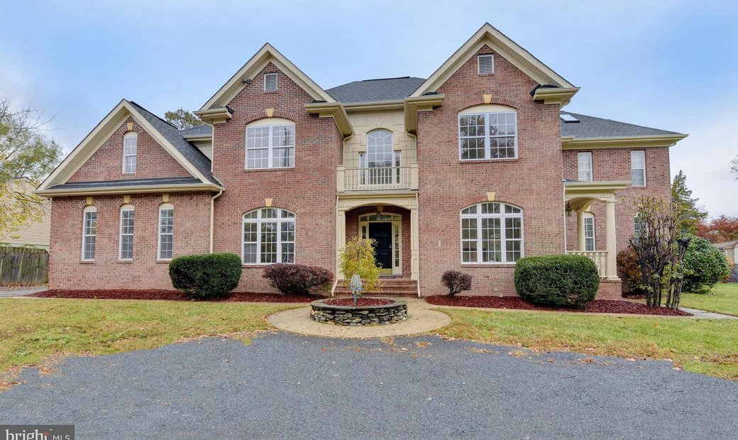 Deluxe Colonial Home With Tons Of Space In Groveton, Virginia, United