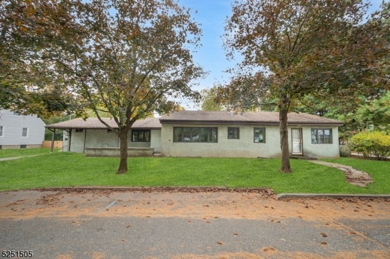 45 Wilrue Pkwy In Pequannock Township, New Jersey, United States For