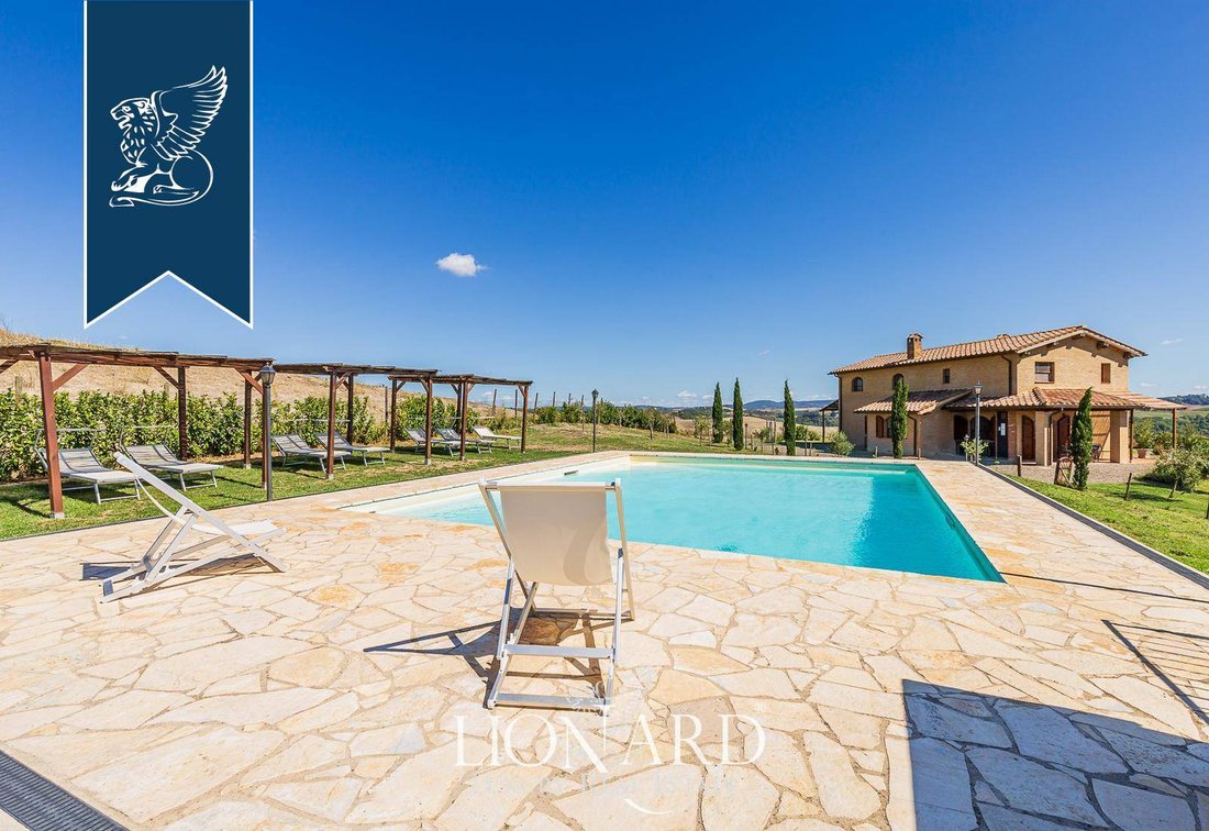 Villa in Montalcino, Tuscany, Italy 4 - 12364141