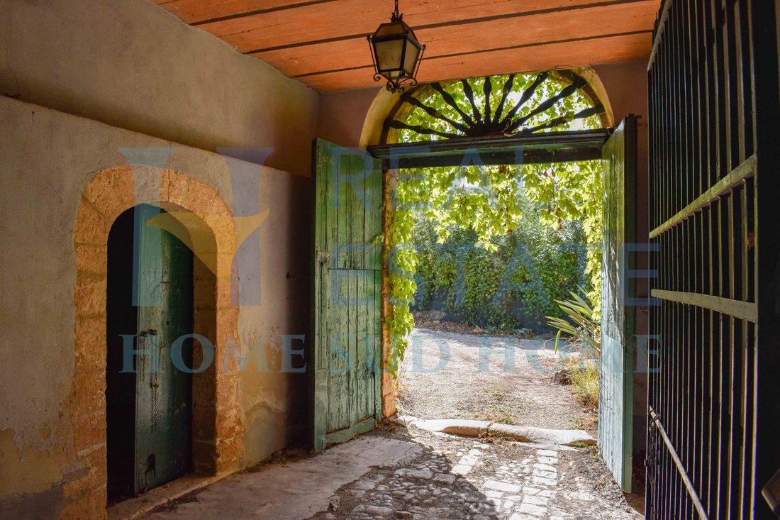 Villa in Chiaramonte Gulfi, Sicily, Italy 5 - 13589655