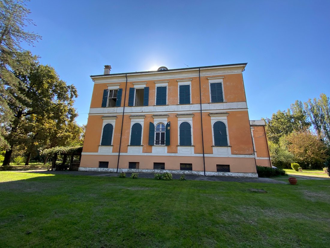 Villa in Gavassa-Massenzantico-Pratofontana, Reggio Emilia, Emilia-Romagna 2 - 13589661