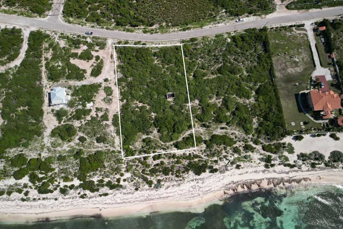 Vacant Beachfront In Cockburn Town, Turks Islands, Turks And Caicos