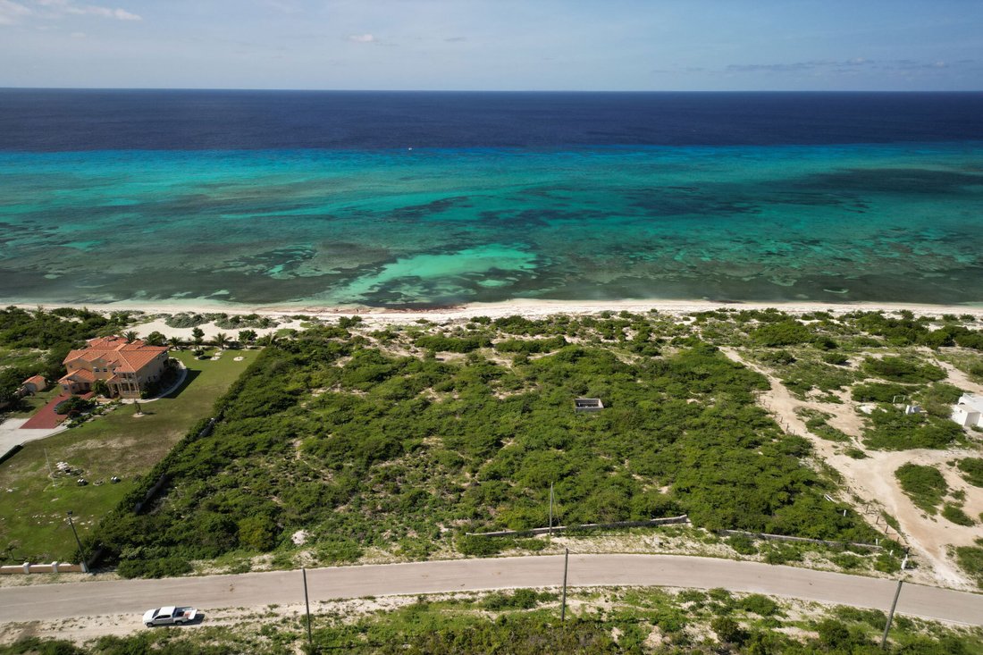 Vacant Beachfront In Cockburn Town, Turks Islands, Turks And Caicos