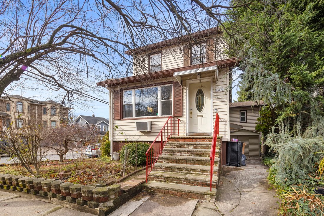 6 Bedrooms Multi Family (2 4 In Cliffside Park, New Jersey, United