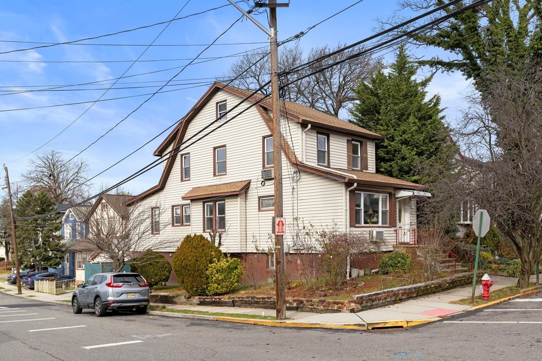 6 Bedrooms Multi Family (2 4 In Cliffside Park, New Jersey, United