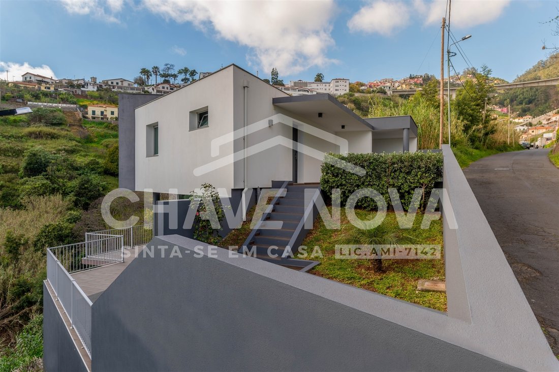 Detached House T2 Sell In Santo António,Funchal In Funchal, Madeira