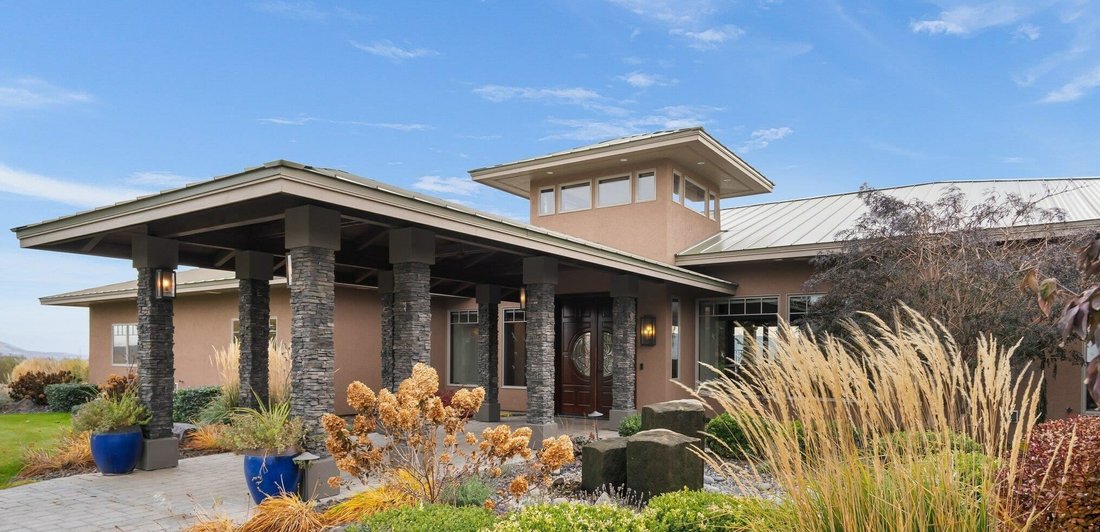 Expansive Nearly 60 Acre Estate In Benton City, Washington, United