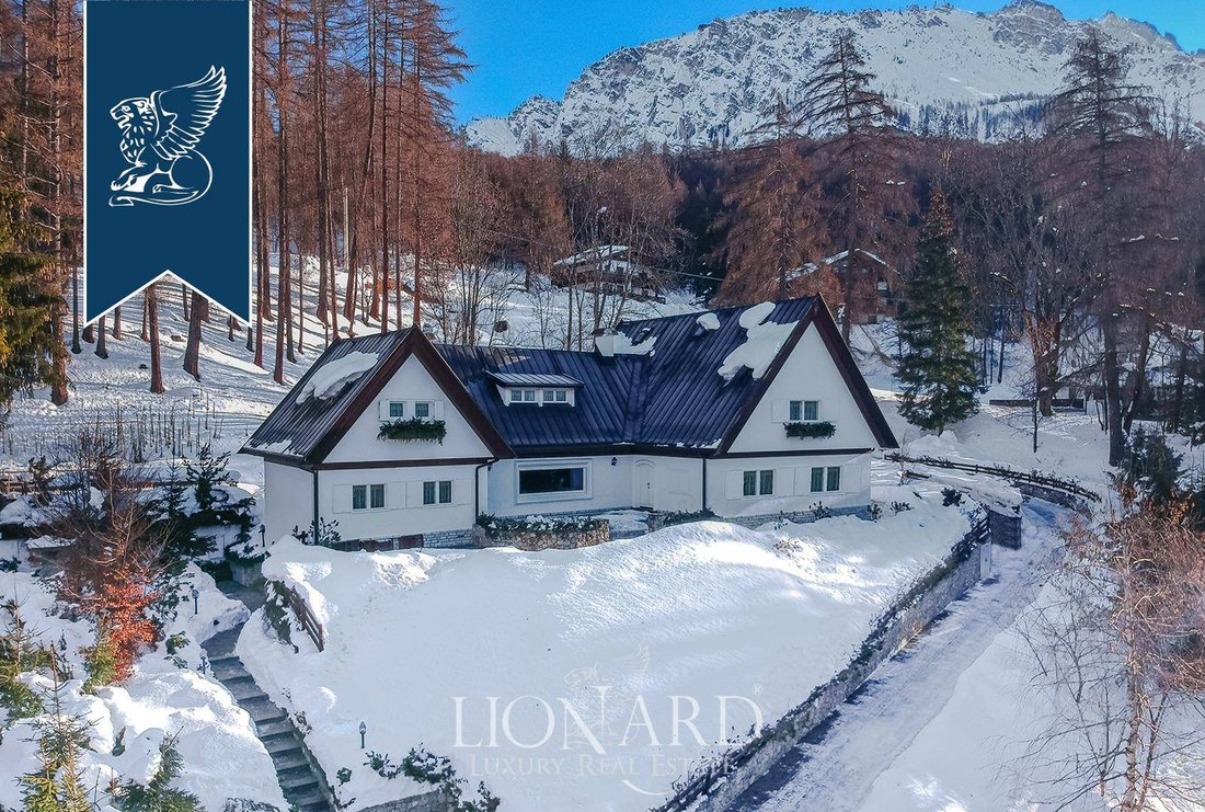 Luxury Villa For Sale In Cortina D'ampezzo In Cortina D'ampezzo,