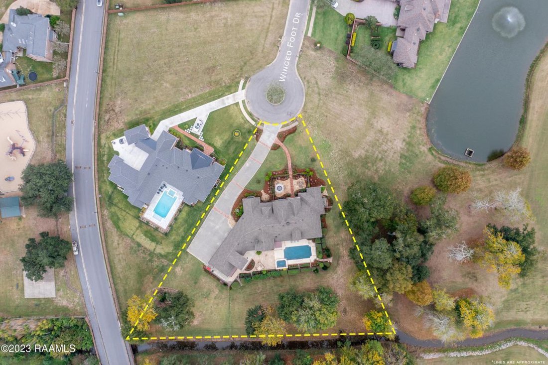 Well Designed Home Loaded With Amenities In Broussard, Louisiana