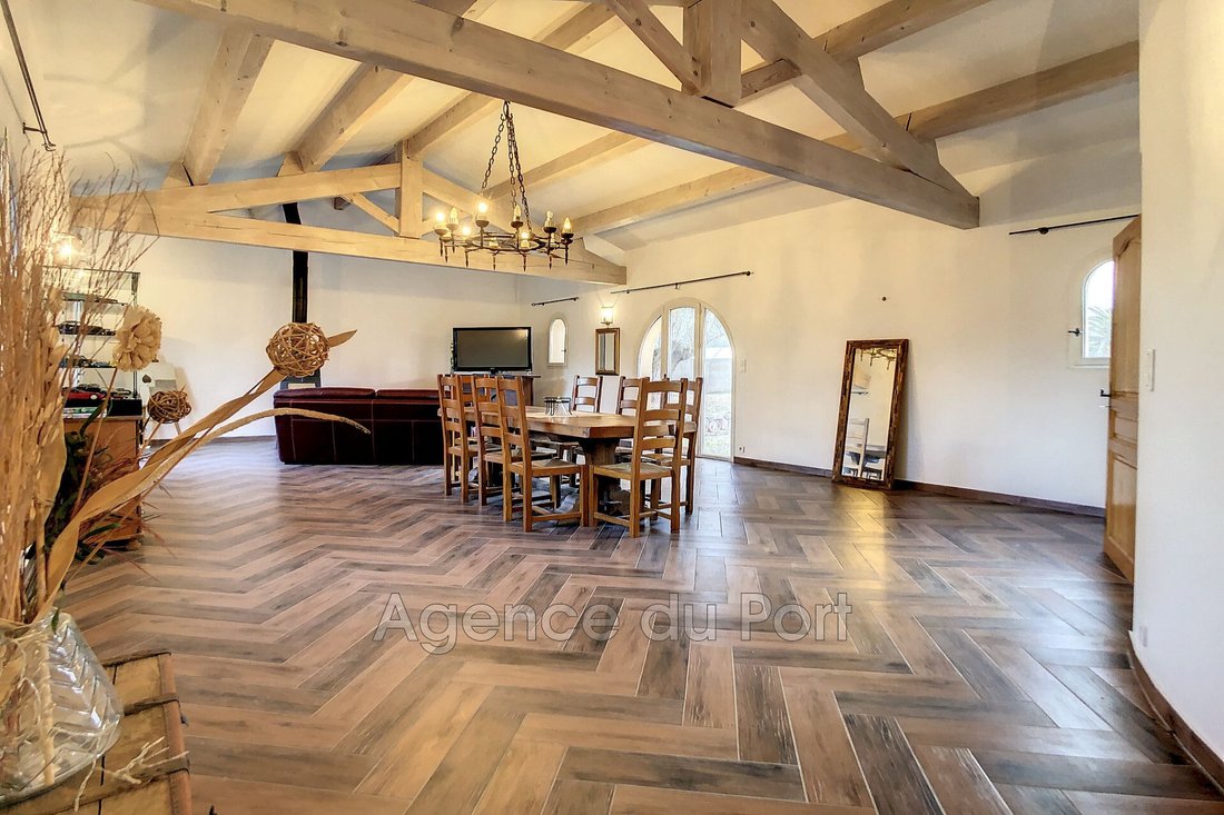 Vente Maison 4 Pièce(s) In Saint Cyprien, France For Sale (13590135)