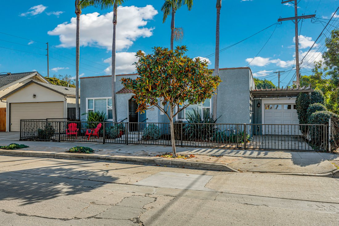 4224 East 11th Street, Long Beach, Ca In Signal Hill, California