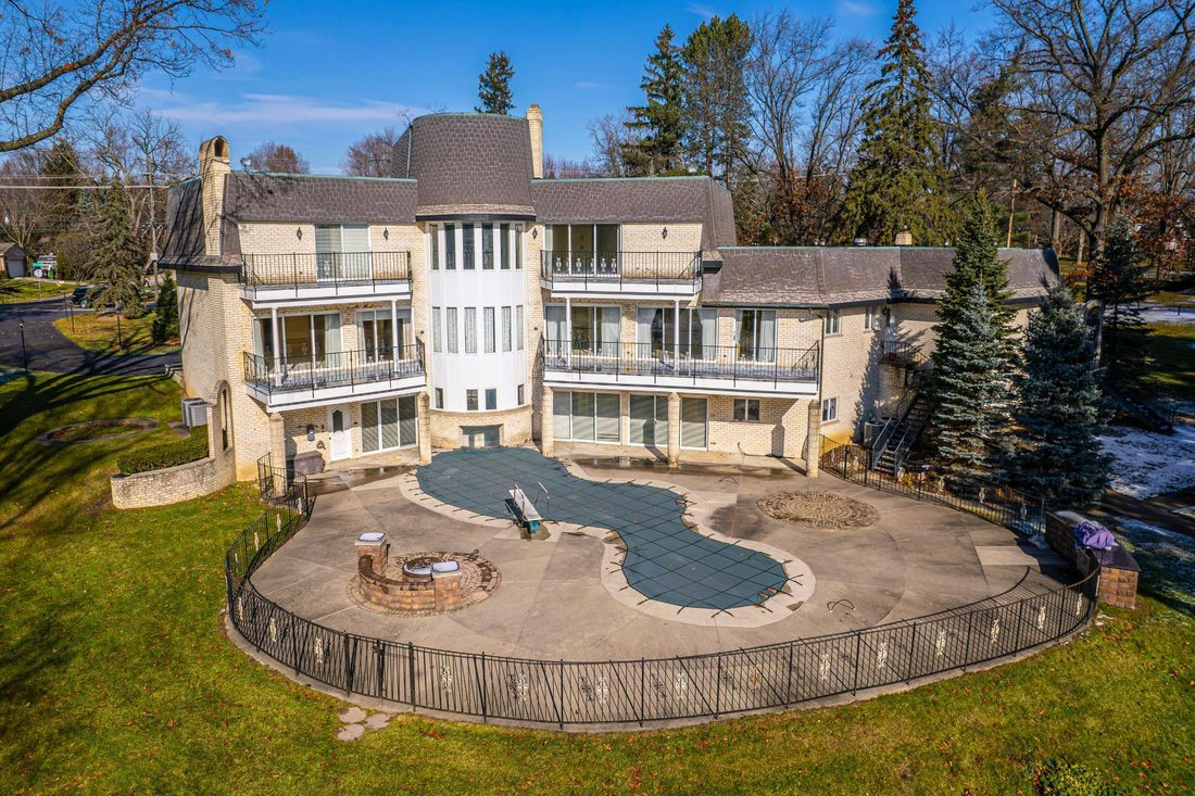 Shelby Twp In Utica, Michigan, United States For Sale (13593710)