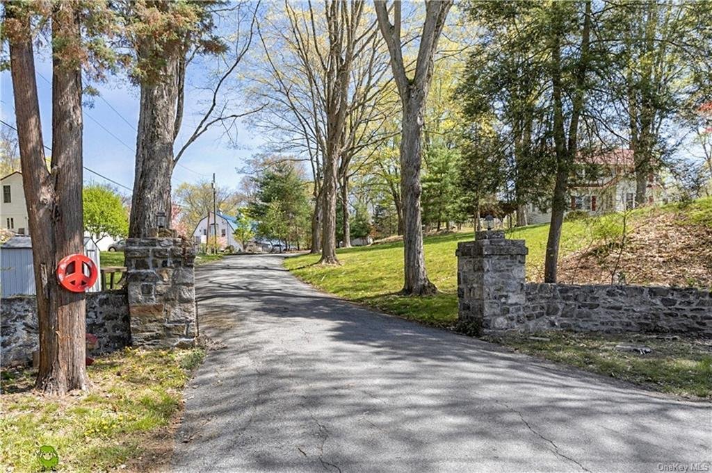 171 Goldens Bridge Road In Katonah, New York, United States For Sale