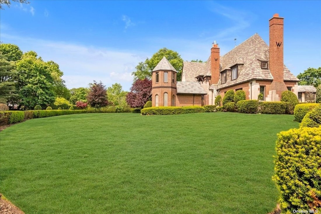 House Hewlett Bay Park In Hewlett, New York, United States For Sale