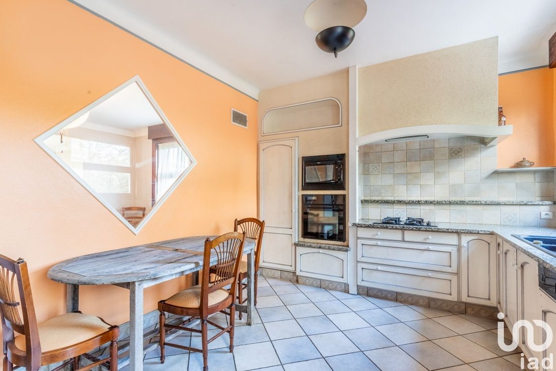 Vente Maison/Villa 7 Pièces In Pessac, Nouvelle Aquitaine, France For