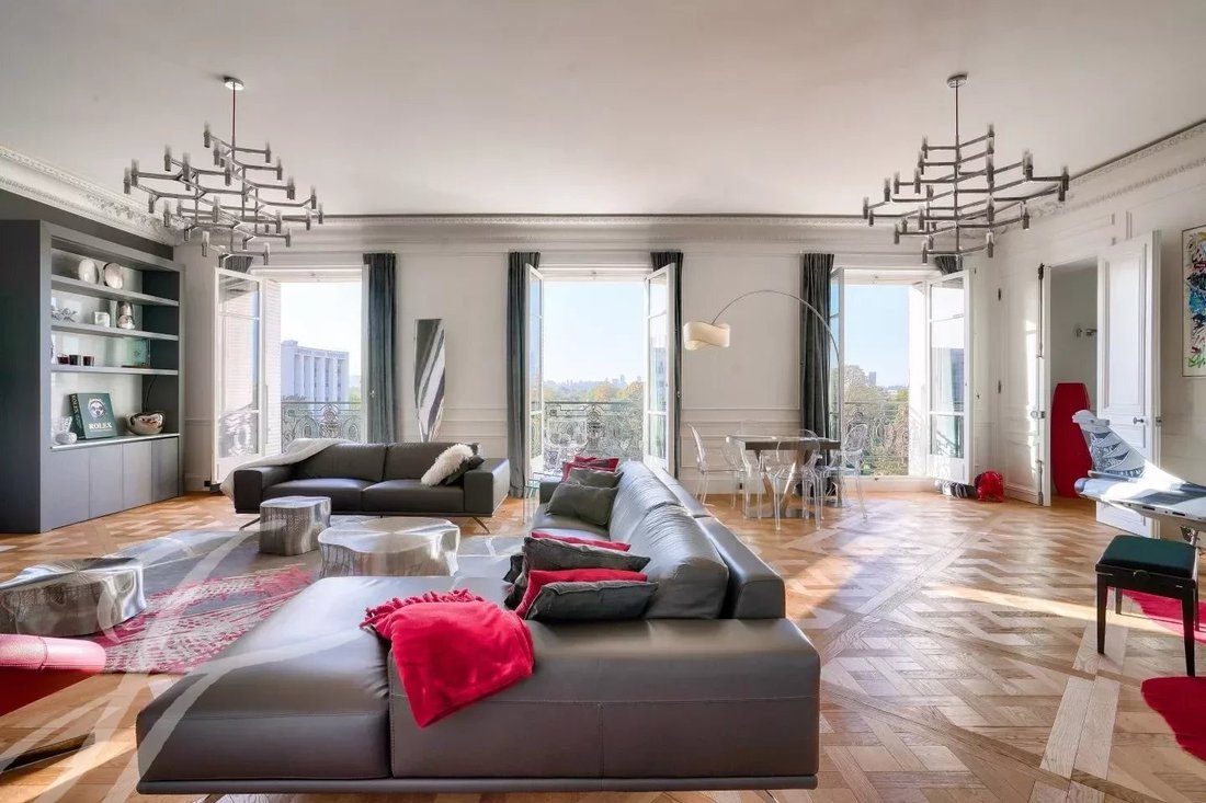 Superb Restored Apartment Avenue Foch In Paris, île De France, France