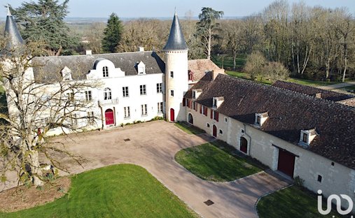 Luxury homes with garage for sale in Lureuil, CentreVal de Loire