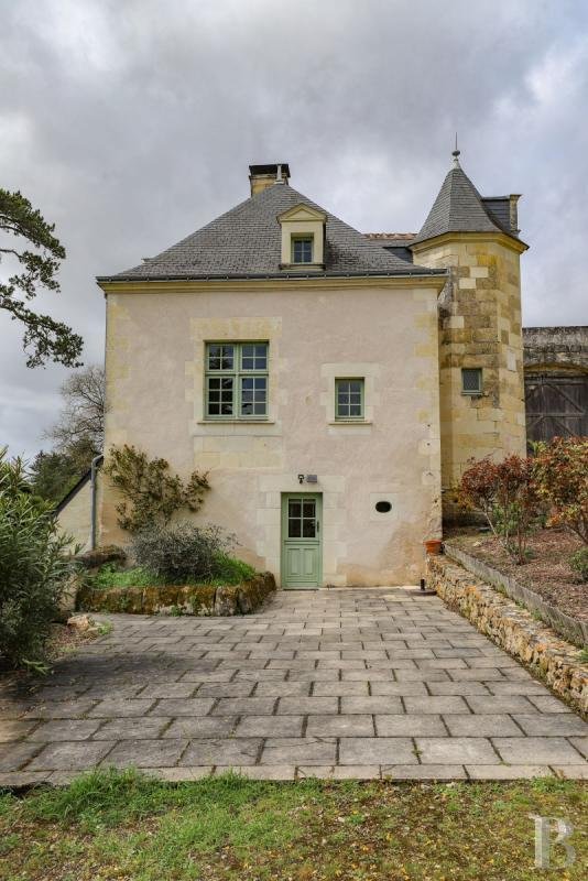A 16th Century Manor House In Cravant Les Côteaux, Centre Val De Loire, France For Sale (13602112)