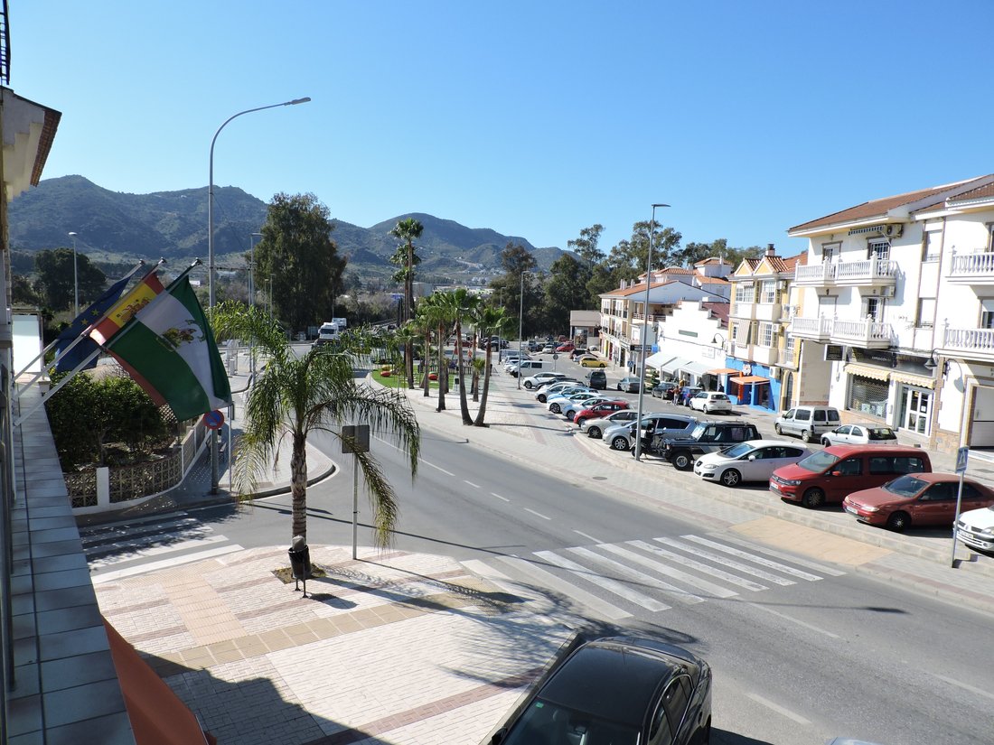 Edificio De Uso Mixto In Estacion De Cartama, Andalusia, Spain For Sale