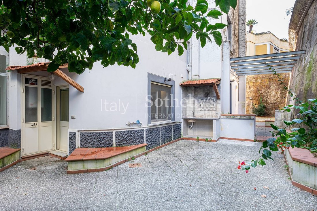 Apartment in Naples, Campania, Italy 2 - 13579935