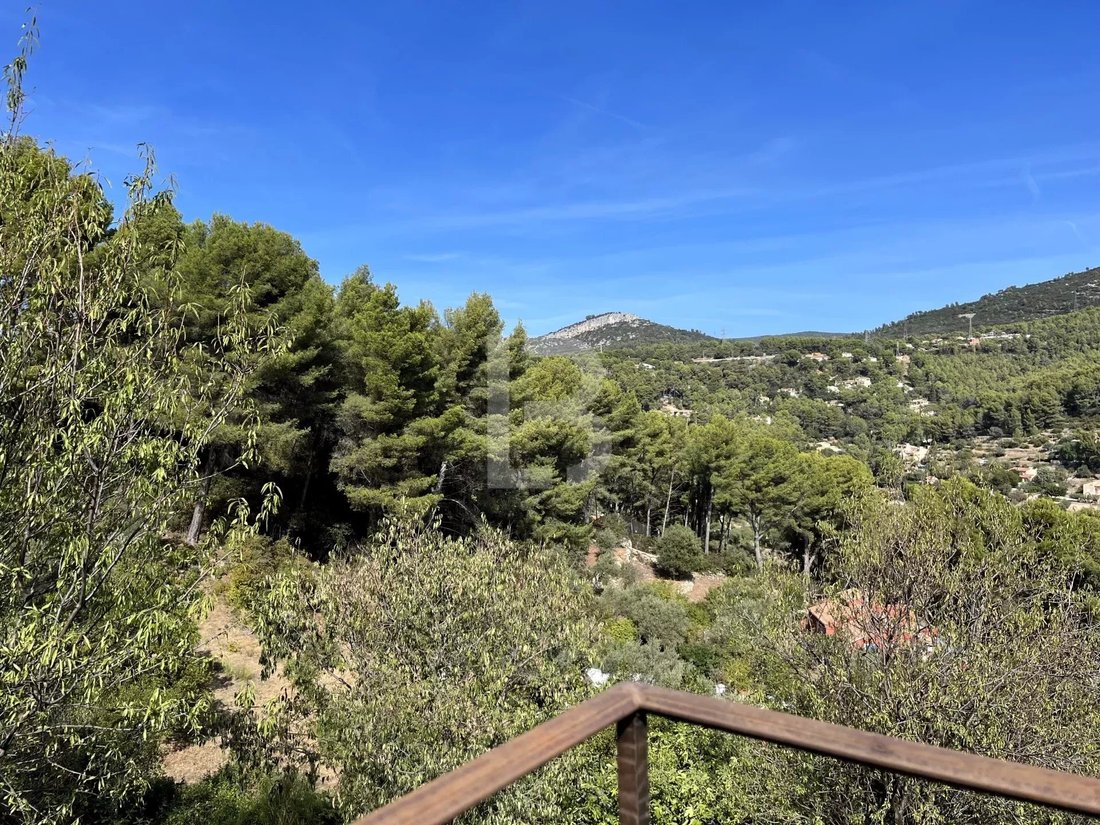 For Sale, 200 M² Family Villa At In Toulon, Provence Alpes Côte D'azur