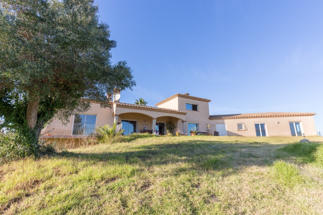Single Storey House Exceptional In Villeneuve De La Raho, Occitanie