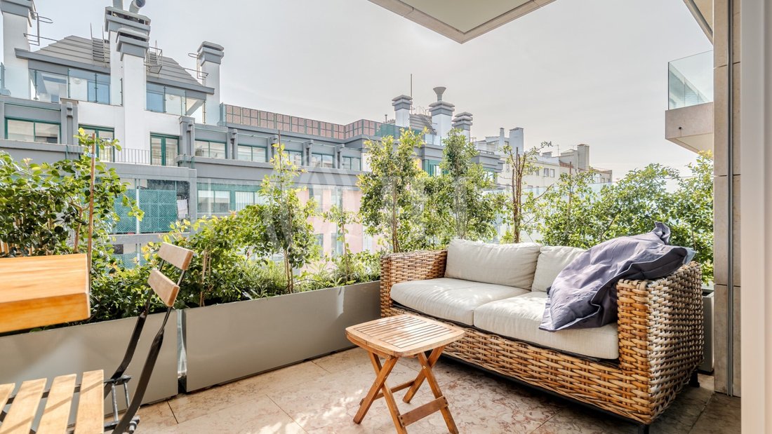 Apartment 2 Bedrooms Sale Lisboa In Lisboa, Portugal For Sale (13607393)